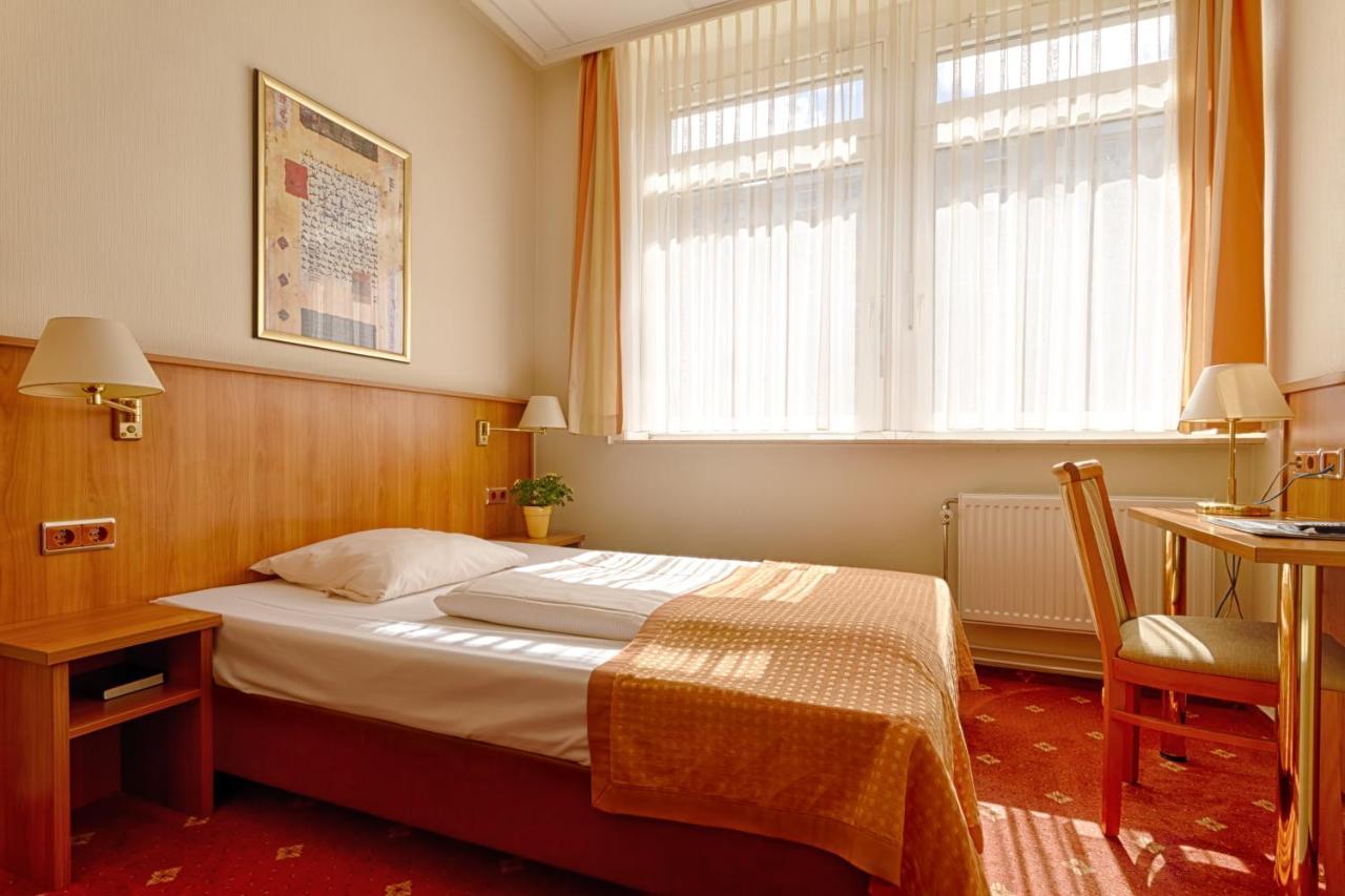 Traveller Hotel Любек Экстерьер фото
