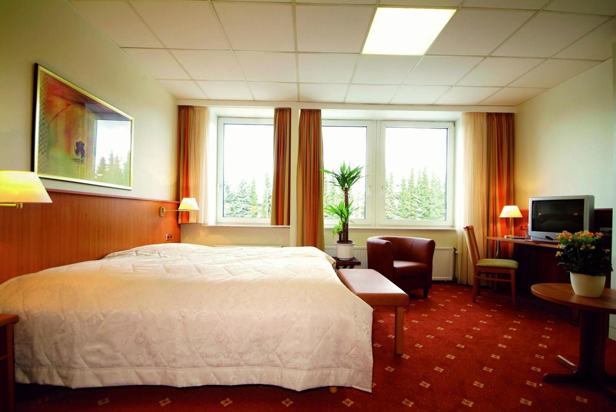 Traveller Hotel Любек Экстерьер фото