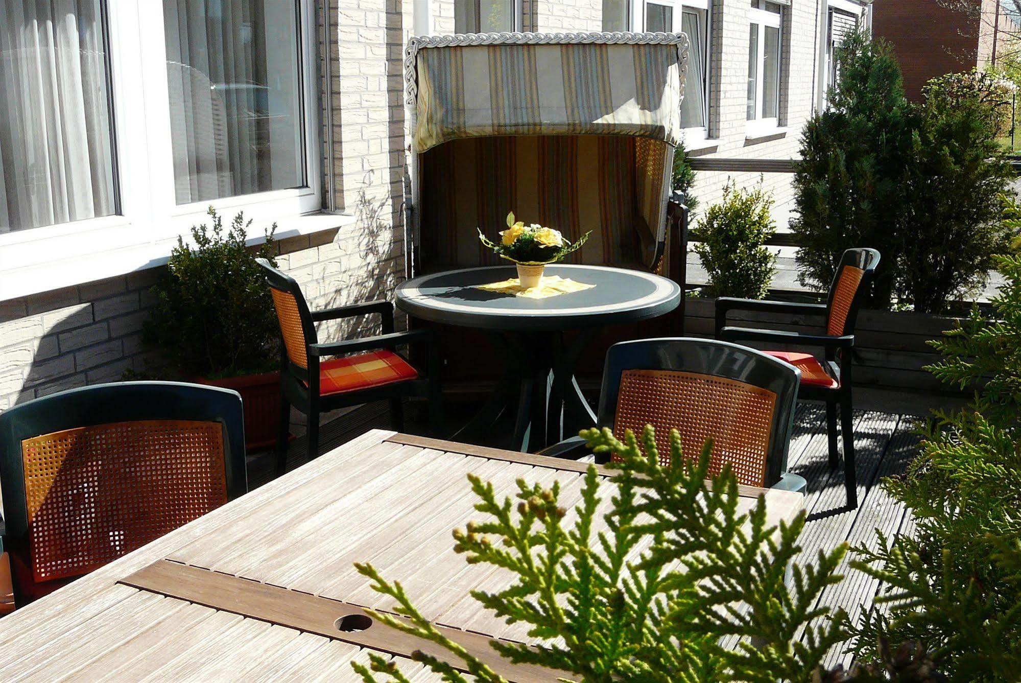 Traveller Hotel Любек Экстерьер фото